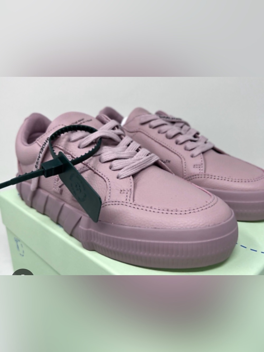Off-White Pink Low-Top Sneakers